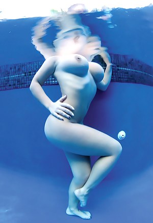 Big Boobs Underwater Porn Pictures
